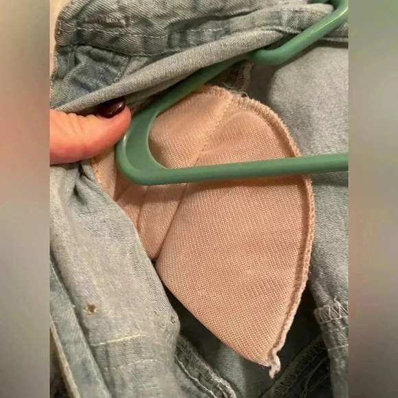 Tia Designs Women's Lightwash Denim Safari Button Up w/ Gold Animal Decals; L - Picture 11 of 11